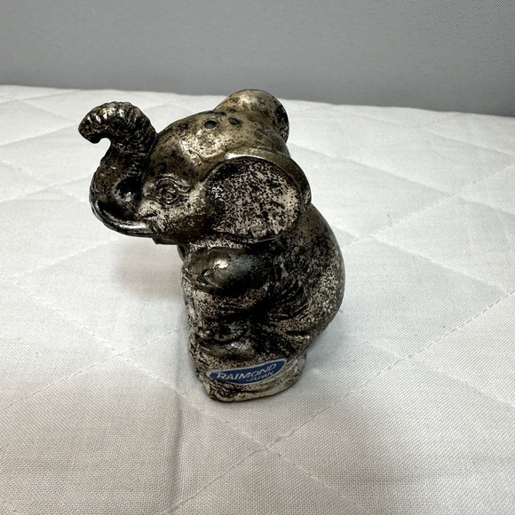 Vintage Elephant Occupied Japan Salt Shaker 1.7” Silver Tone - Picture 4 of 7